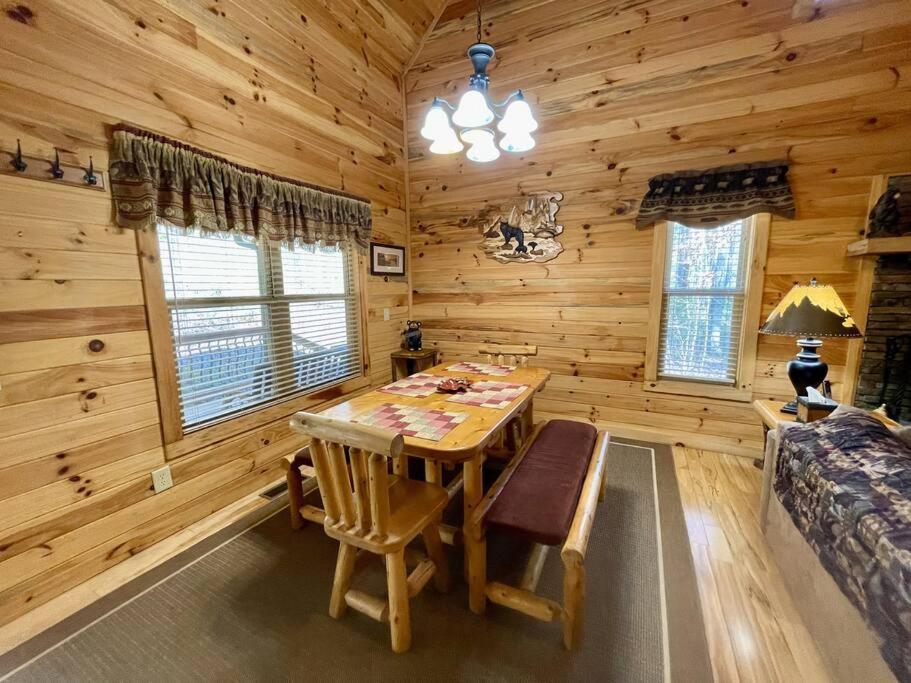 2 Bed Cabin Hot Tub Close To Helen #16 Esterno foto