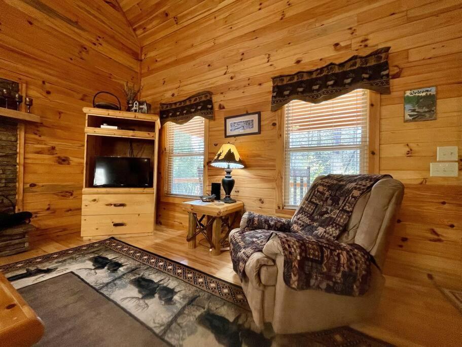 2 Bed Cabin Hot Tub Close To Helen #16 Esterno foto