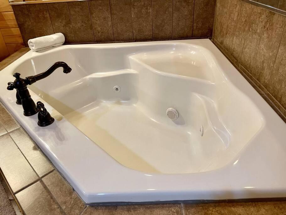 2 Bed Cabin Hot Tub Close To Helen #16 Esterno foto
