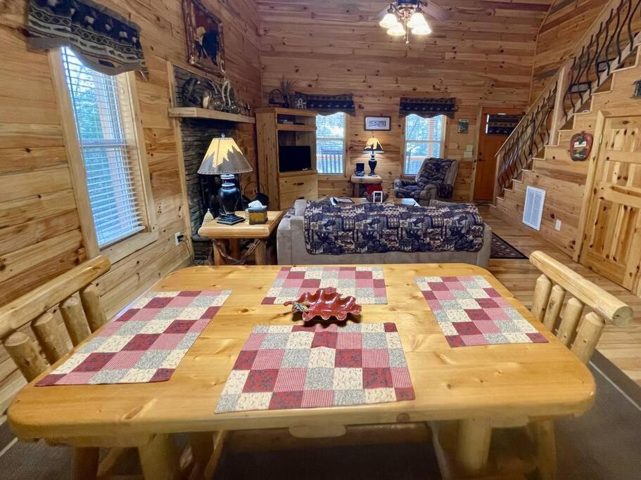 2 Bed Cabin Hot Tub Close To Helen #16 Esterno foto